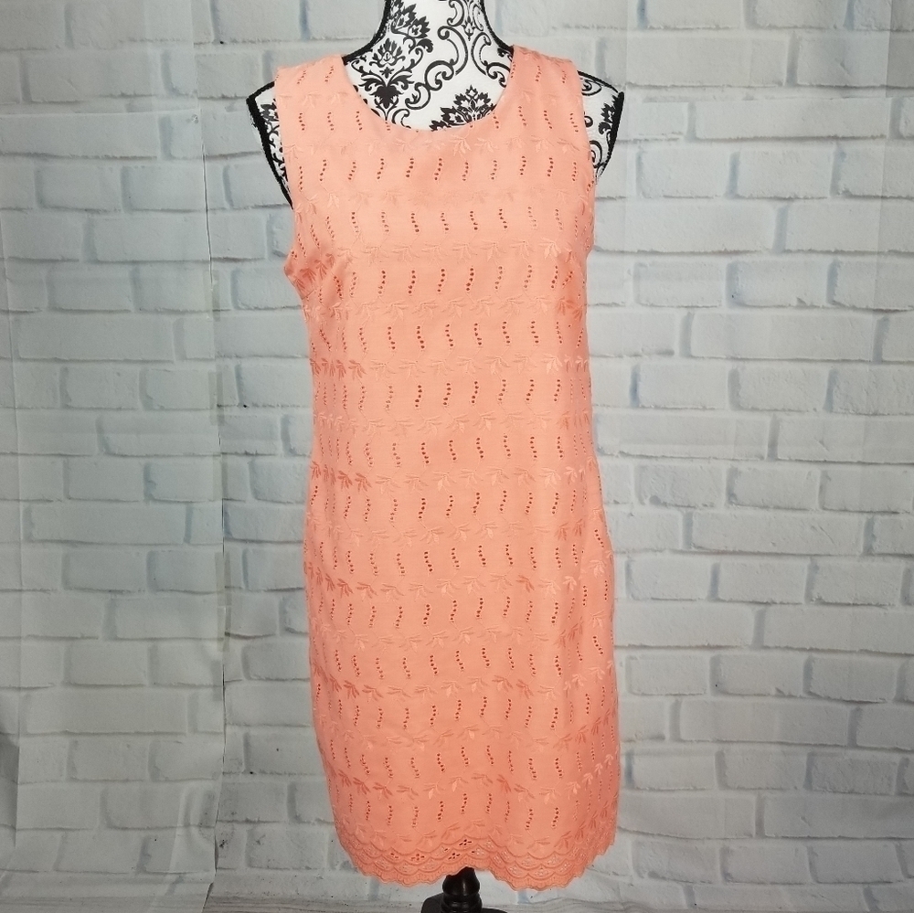 Bottons sz s sleeveless eyelet dress keyhole back